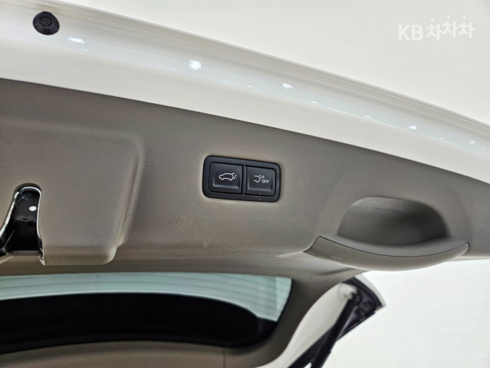 Kia Carnival — miniaturë 25
