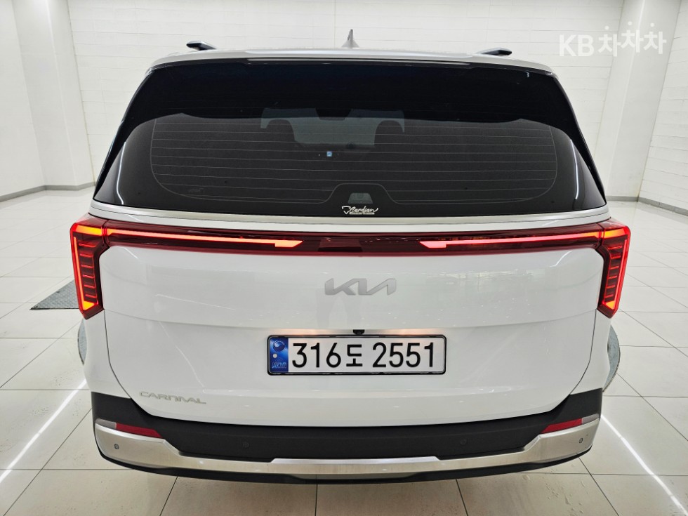 Kia Carnival — miniaturë 26
