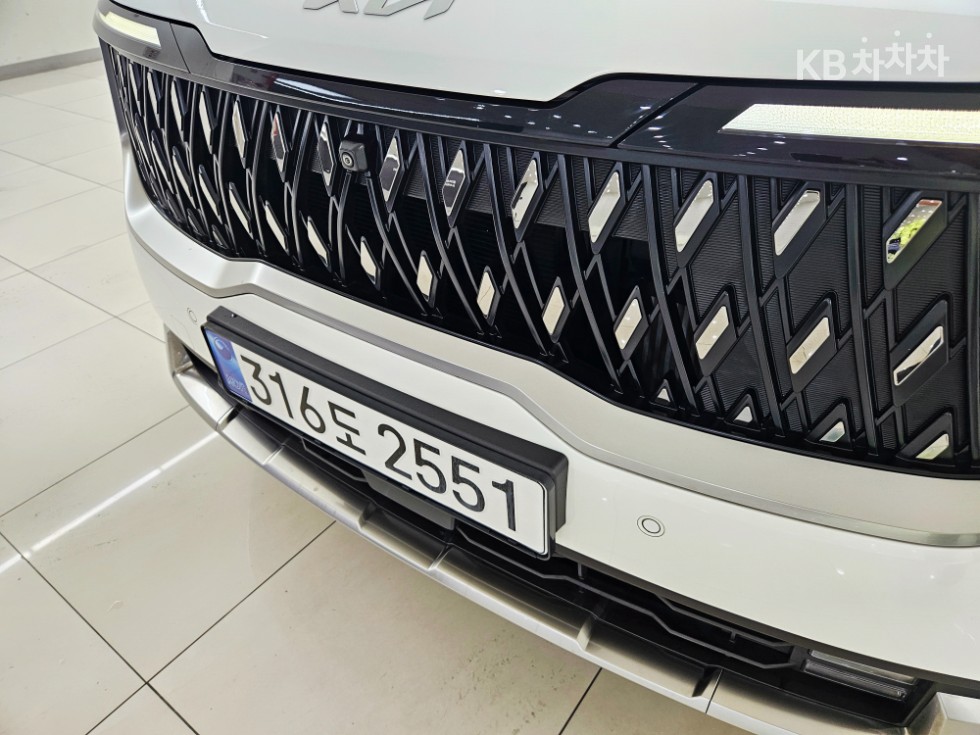 Kia Carnival — miniaturë 27