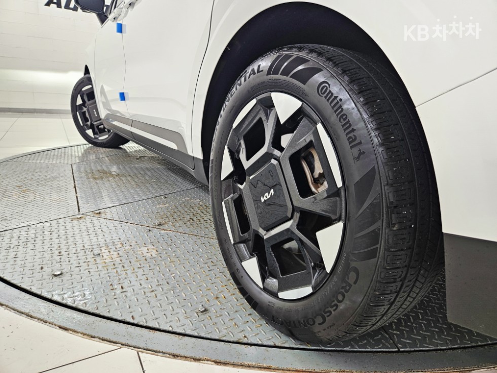 Kia Carnival — miniaturë 32