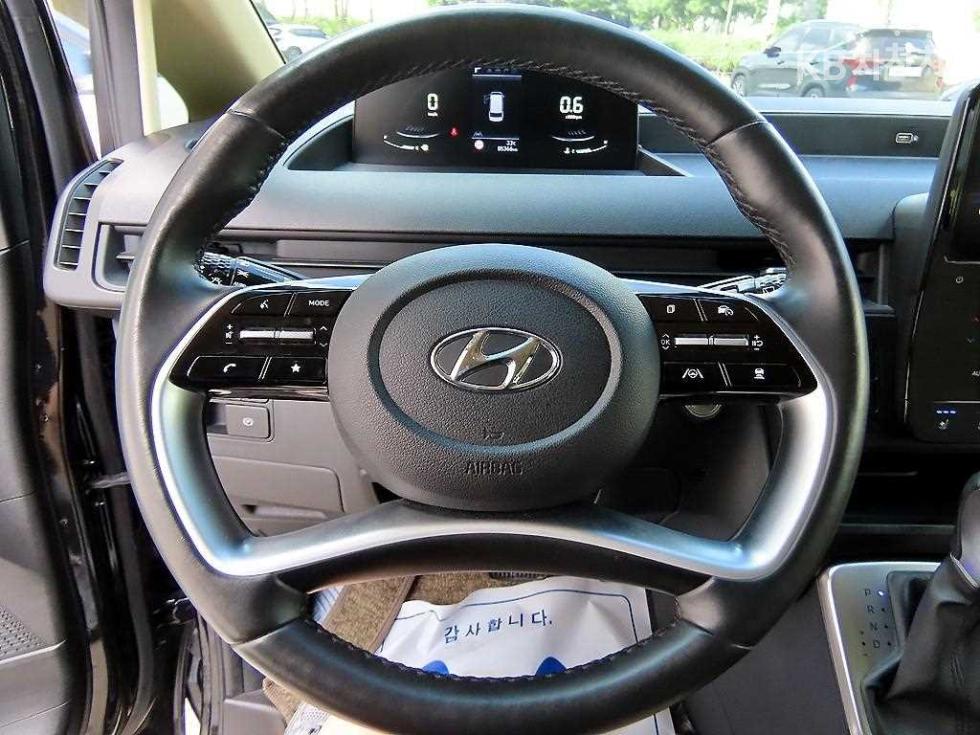 Hyundai Staria — miniaturë 8