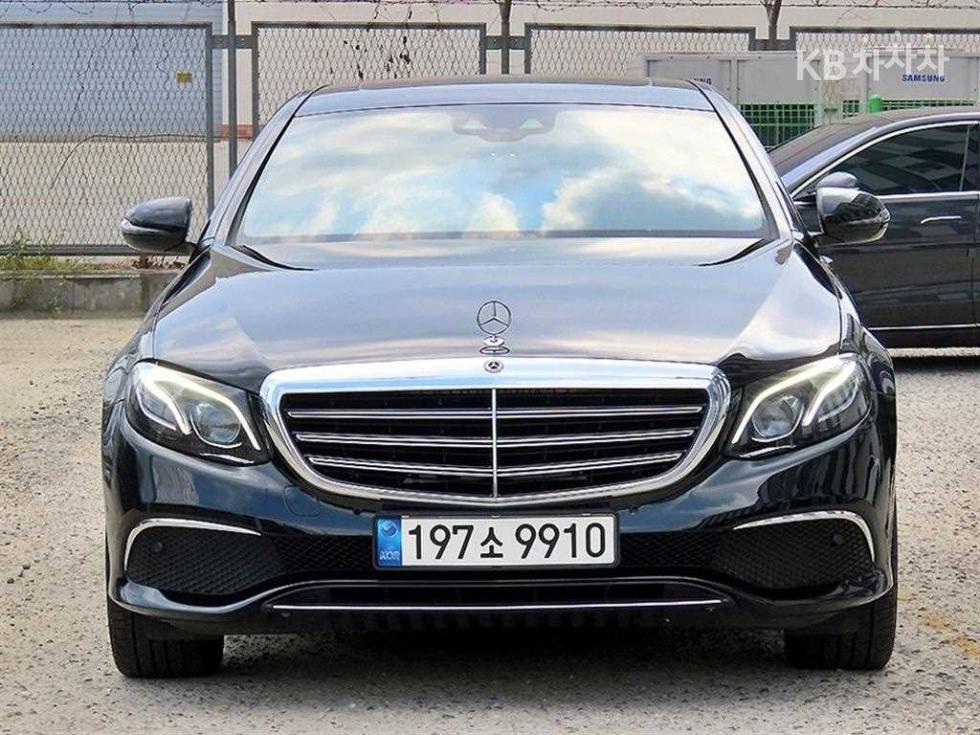 مرسيدس E-Class