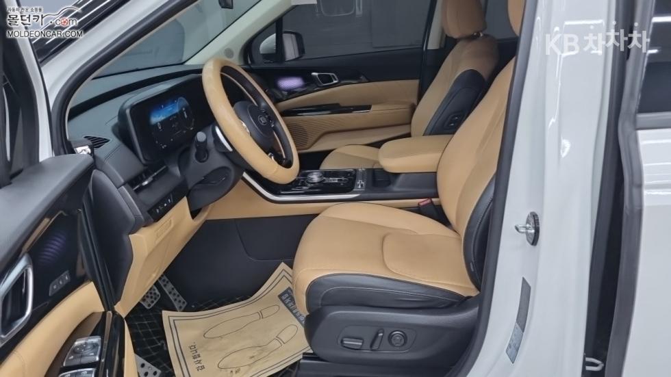 Kia Carnival — miniaturë 9
