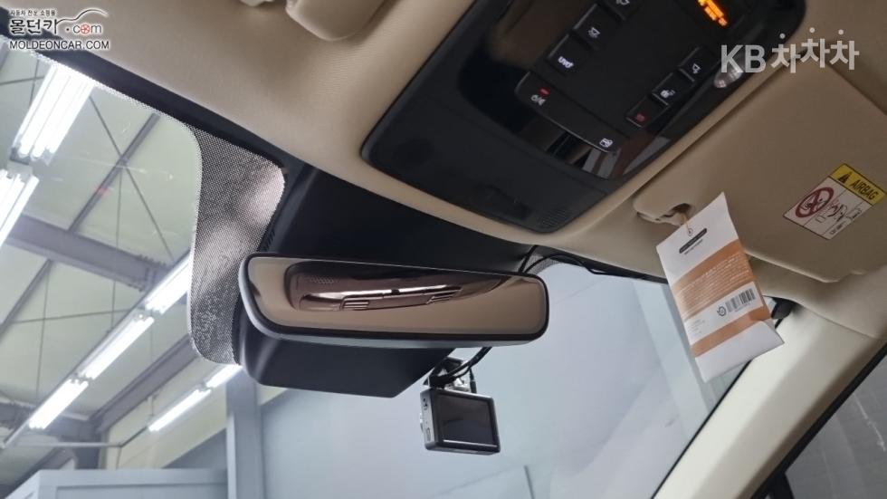 Kia Carnival — miniaturë 15