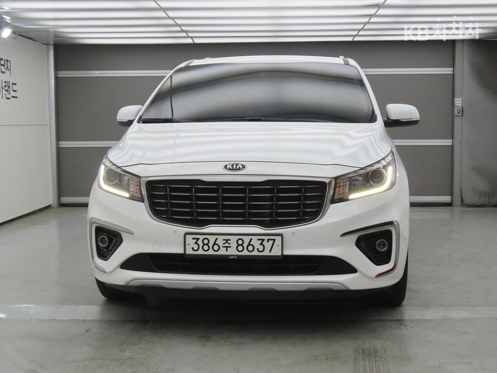 Kia Carnival — miniaturë 2