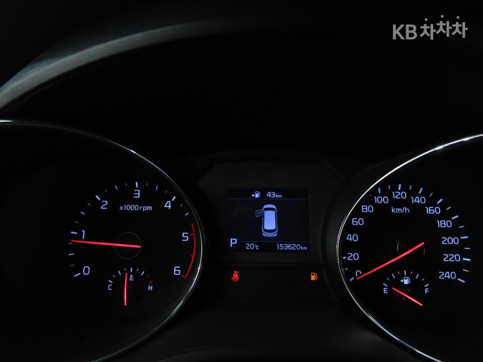 Kia Carnival — miniaturë 10