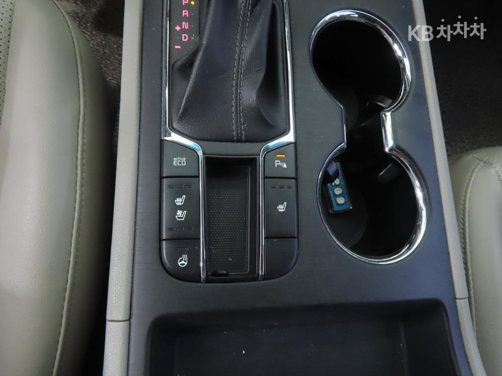 Kia Carnival — miniaturë 14