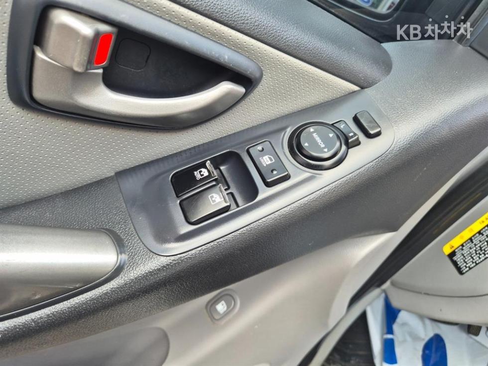 Hyundai Starex — miniaturë 10