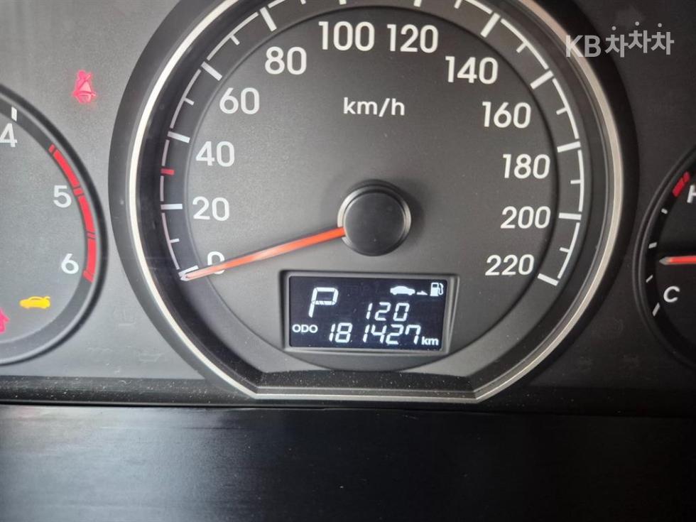Hyundai Starex — miniaturë 13
