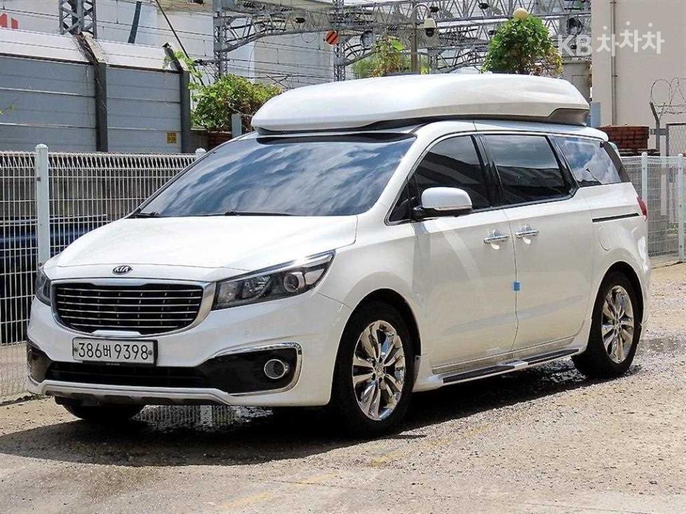 Kia Carnival — miniaturë 2