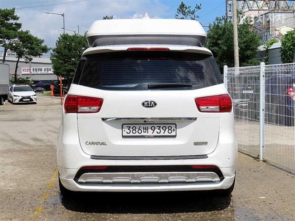 Kia Carnival — miniaturë 3