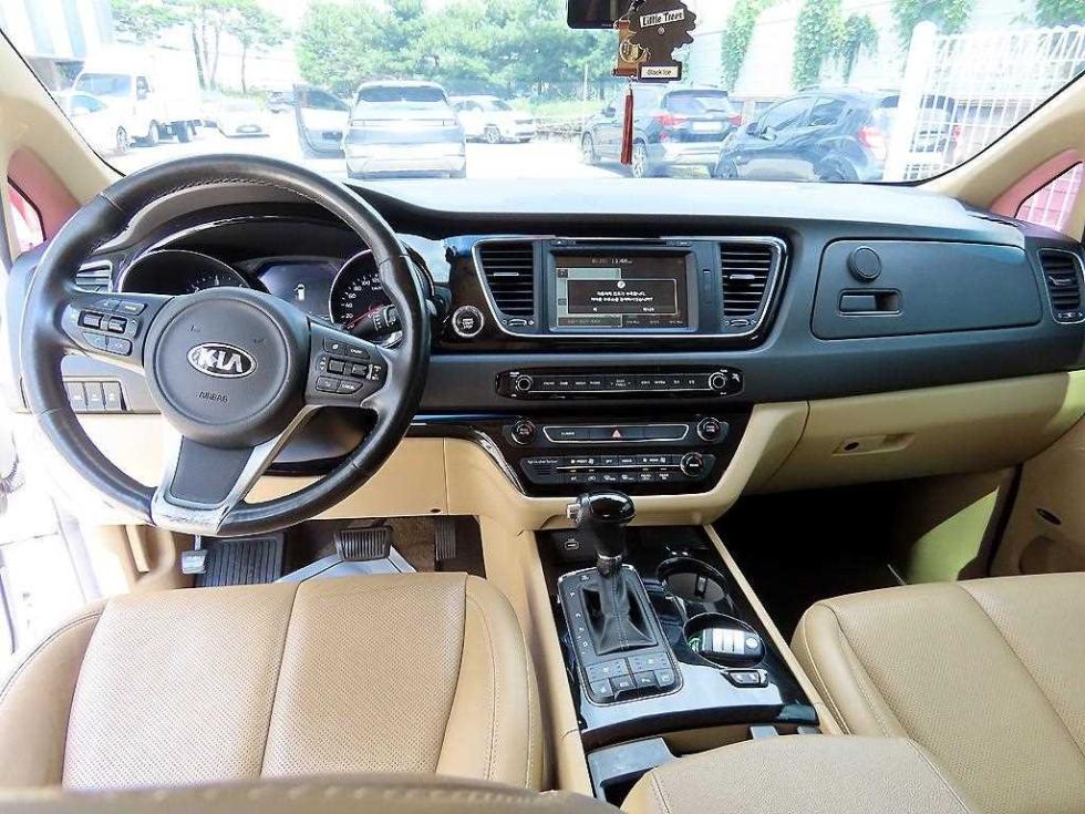 Kia Carnival — miniaturë 8