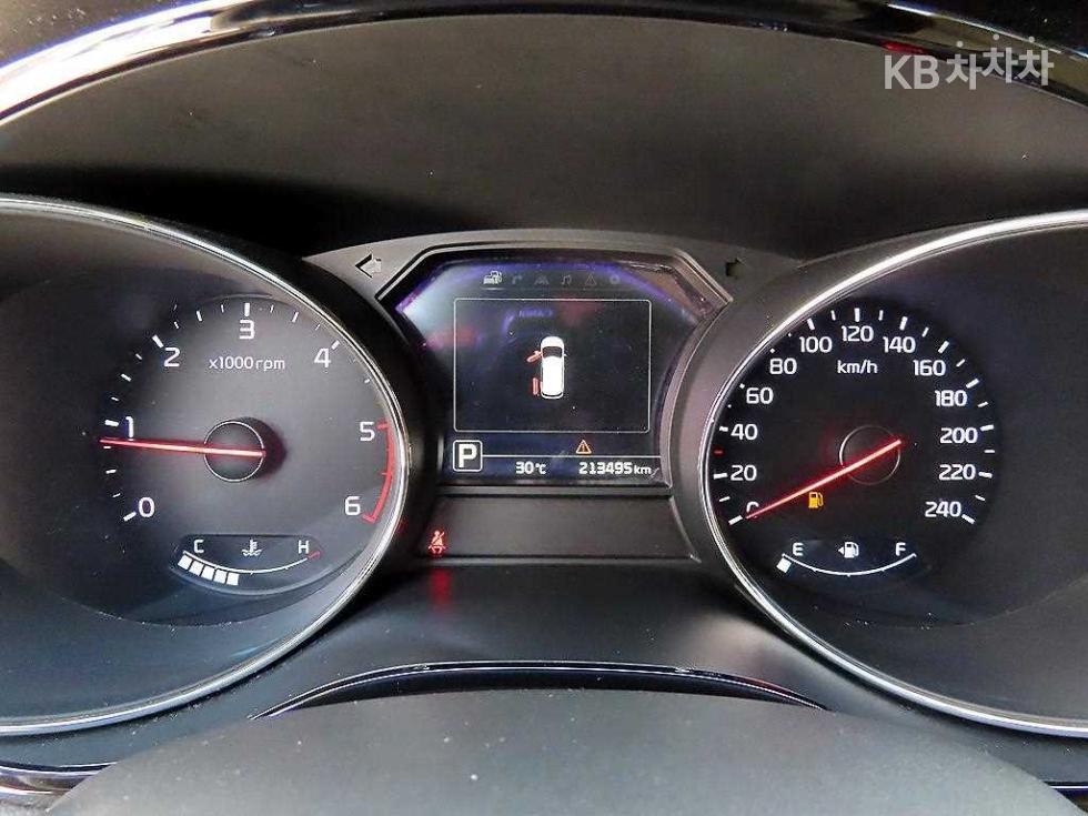 Kia Carnival — miniaturë 5