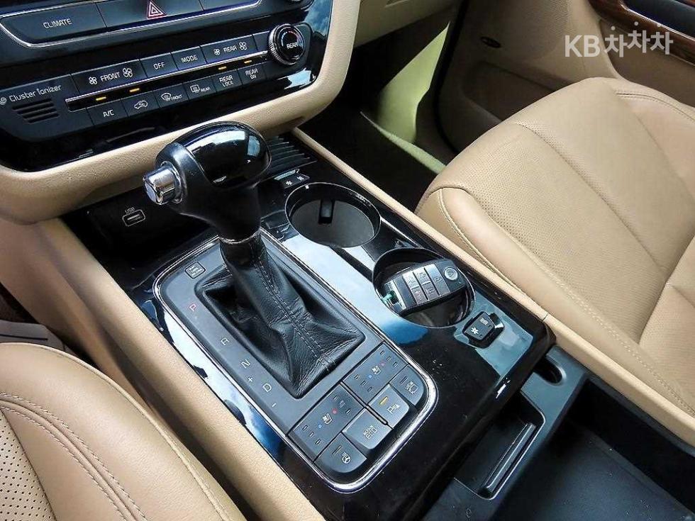 Kia Carnival — miniaturë 20