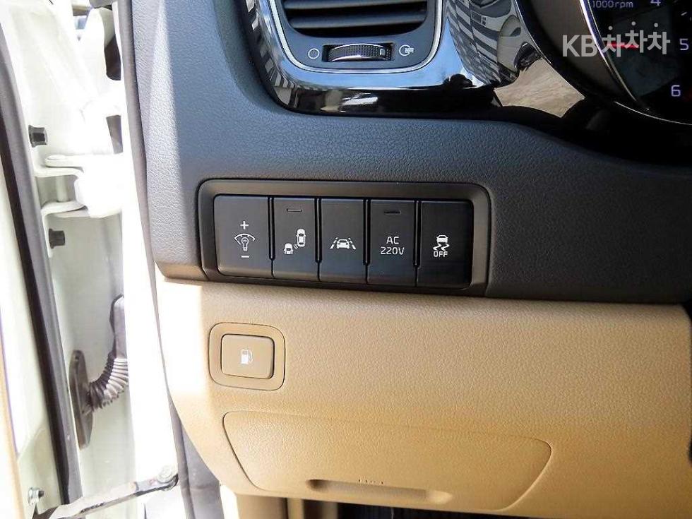 Kia Carnival — miniaturë 12
