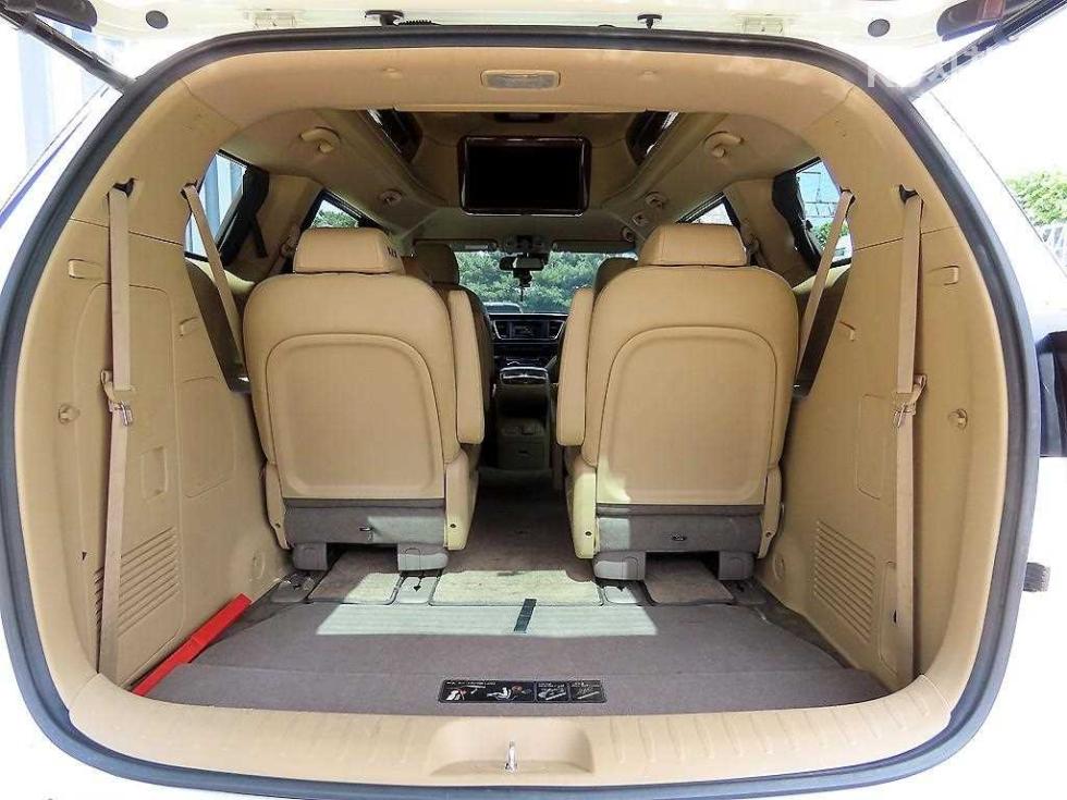 Kia Carnival — miniaturë 16