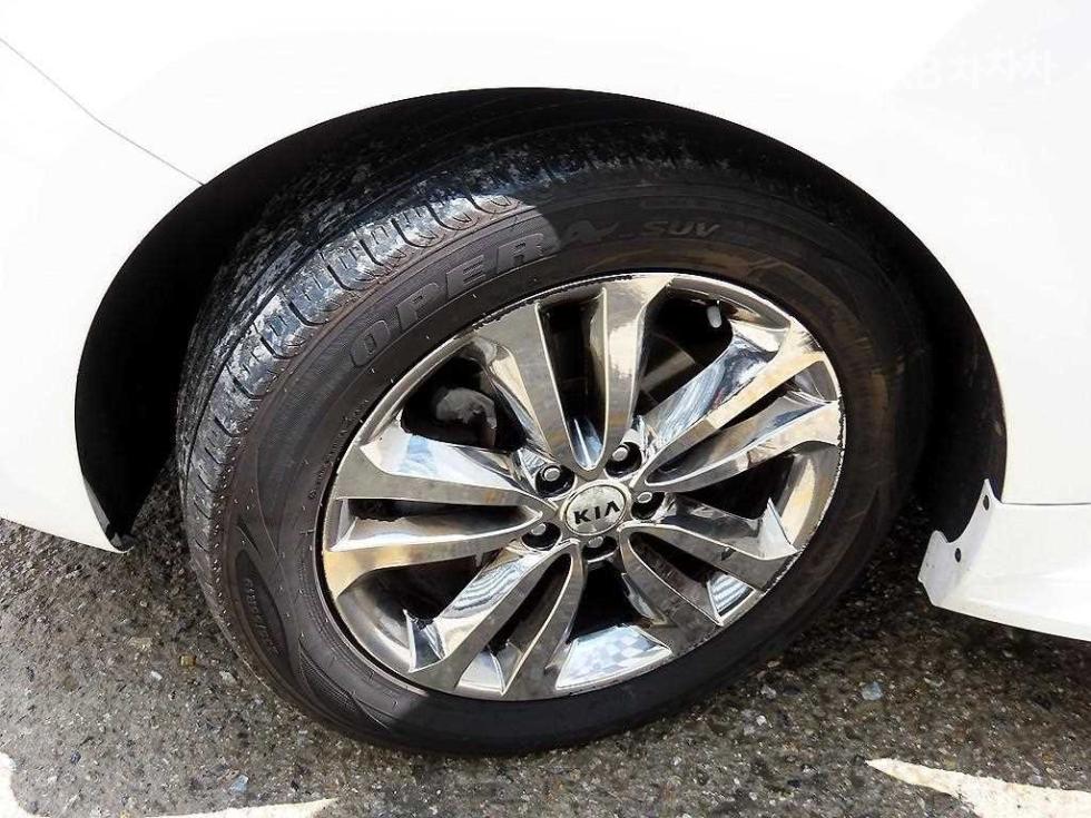 Kia Carnival — miniaturë 19