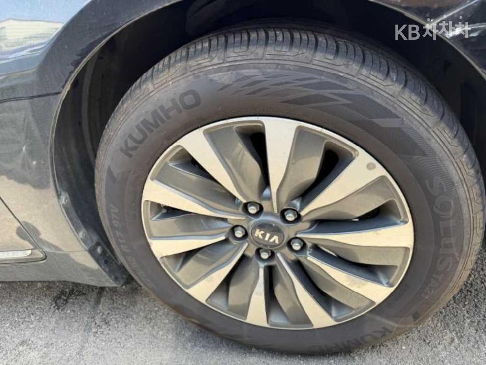 Kia K7 — miniaturë 7