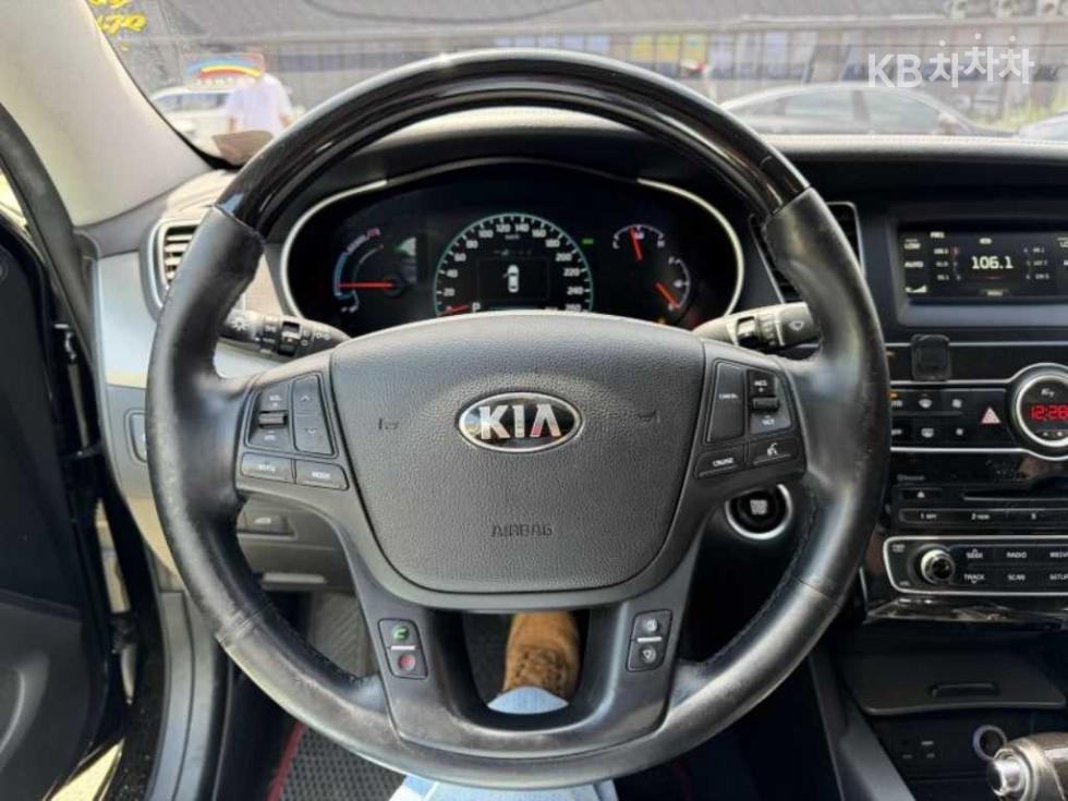 Kia K7 — miniaturë 10