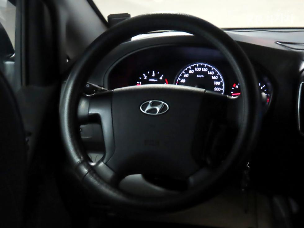 Hyundai Starex — miniaturë 10