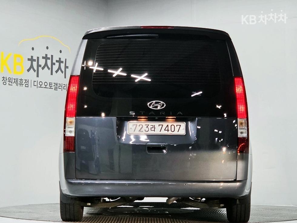 Hyundai Staria — miniaturë 4