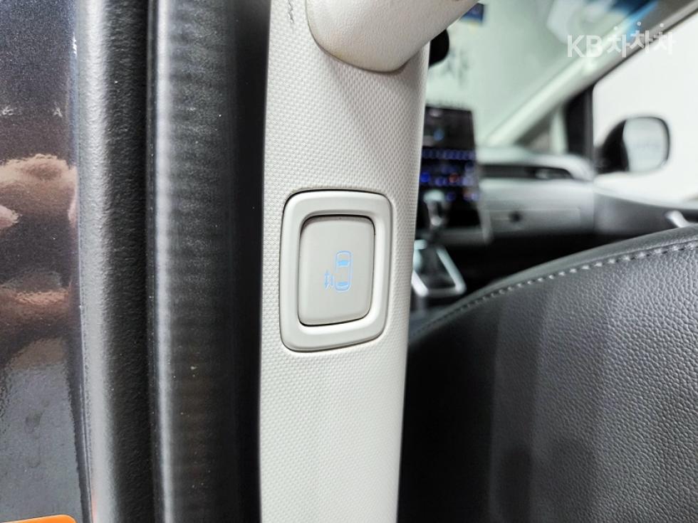 Hyundai Staria — miniaturë 10
