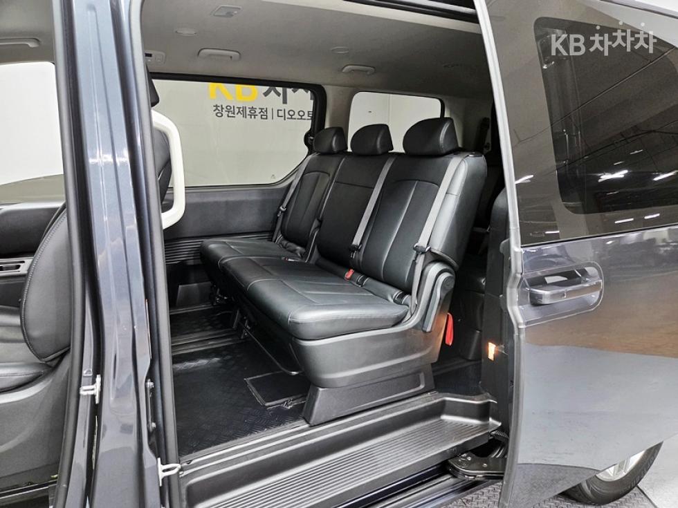 Hyundai Staria — miniaturë 18