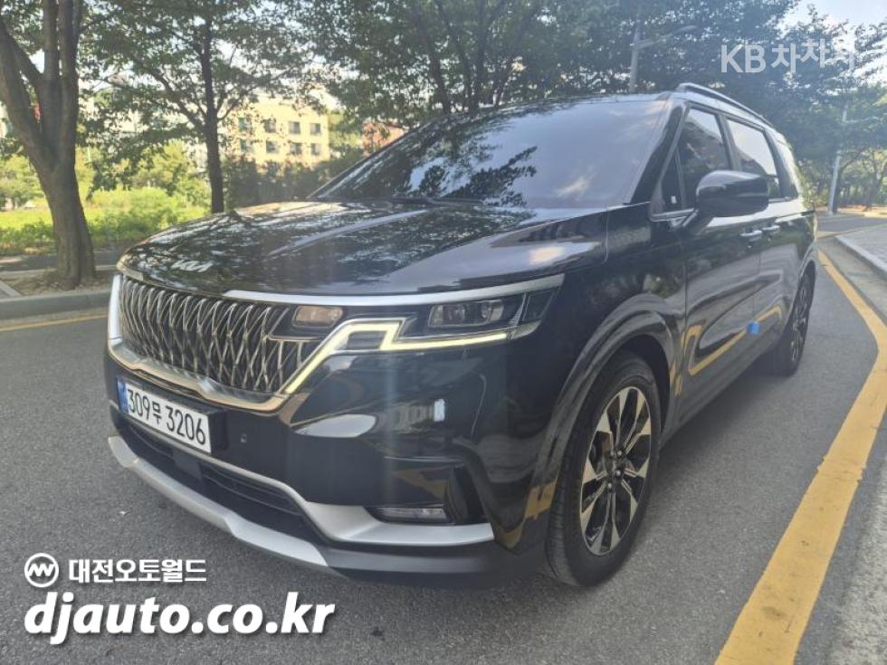 Kia Carnival — miniaturë 2