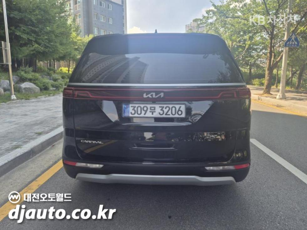 Kia Carnival — miniaturë 5