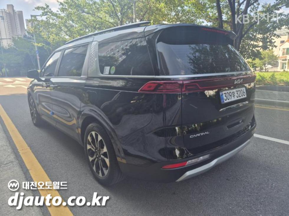 Kia Carnival — miniaturë 6