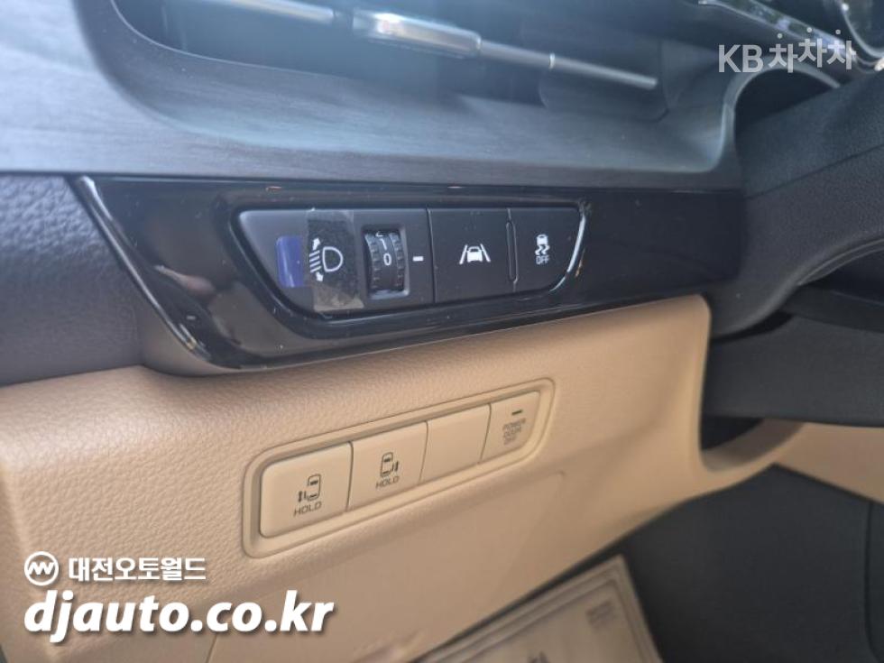 Kia Carnival — miniaturë 8