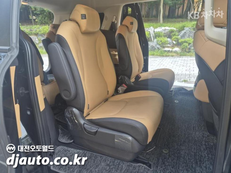 Kia Carnival — miniaturë 13