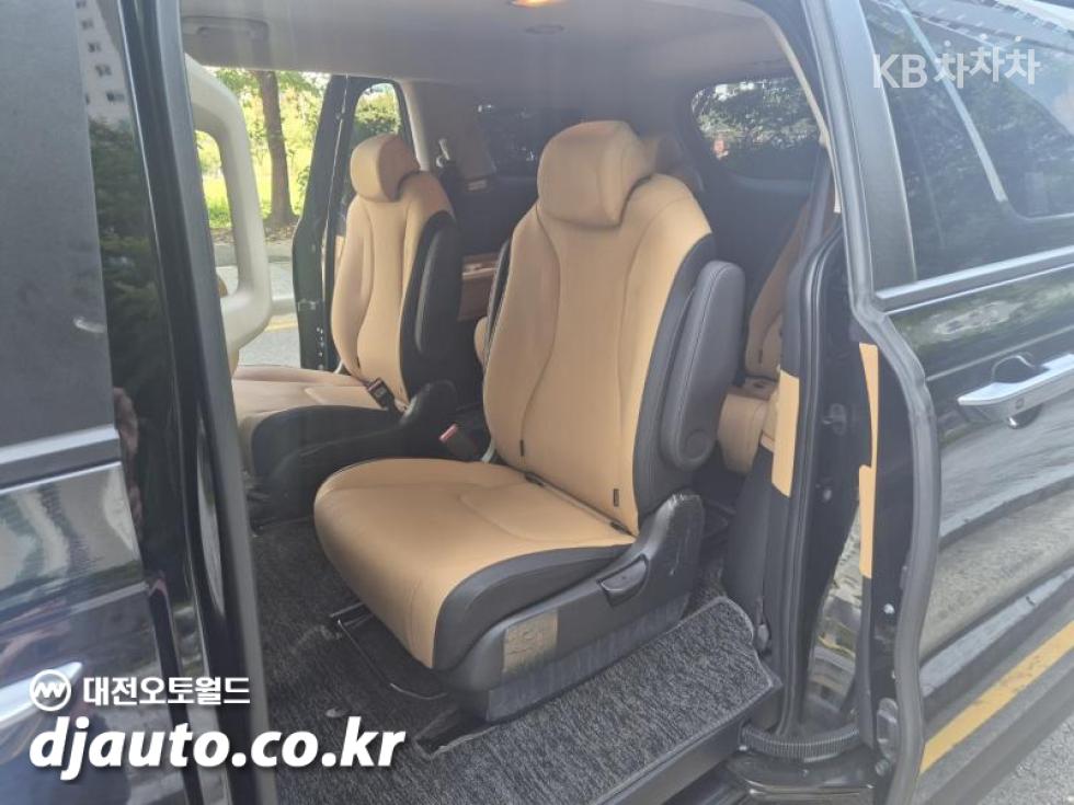 Kia Carnival — miniaturë 15