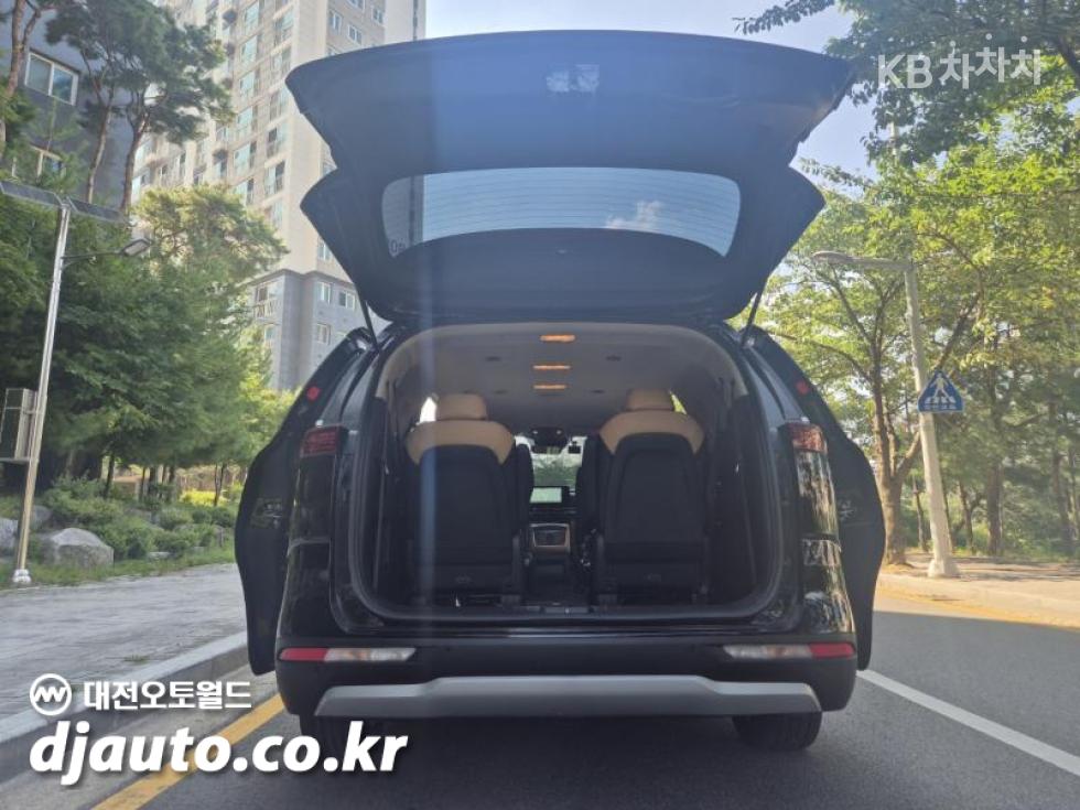 Kia Carnival — miniaturë 16