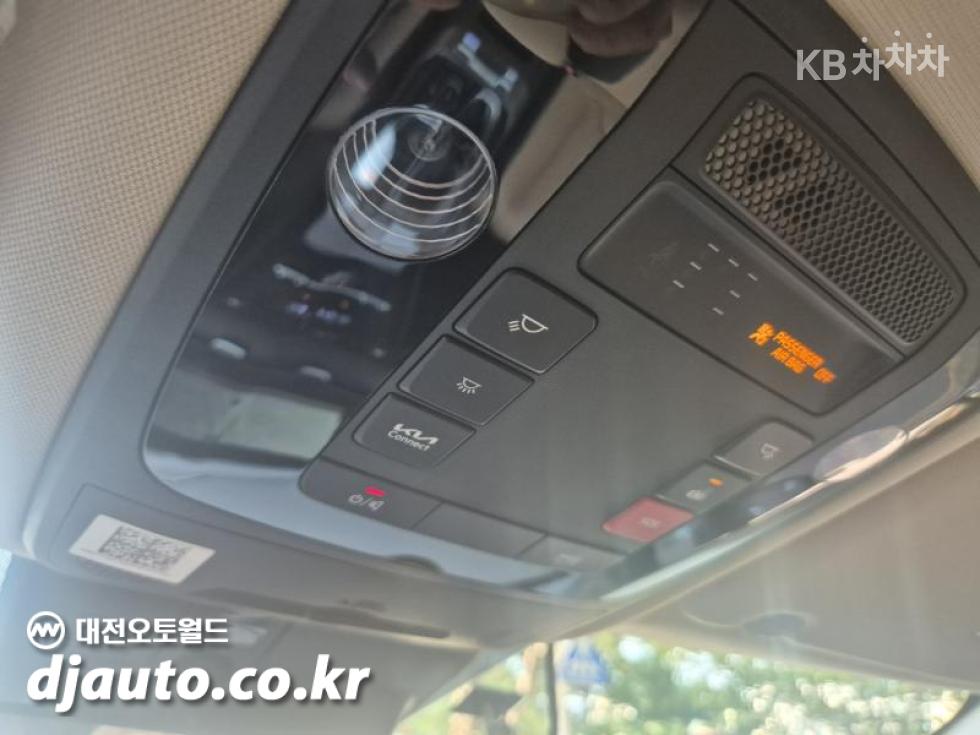 Kia Carnival — miniaturë 17