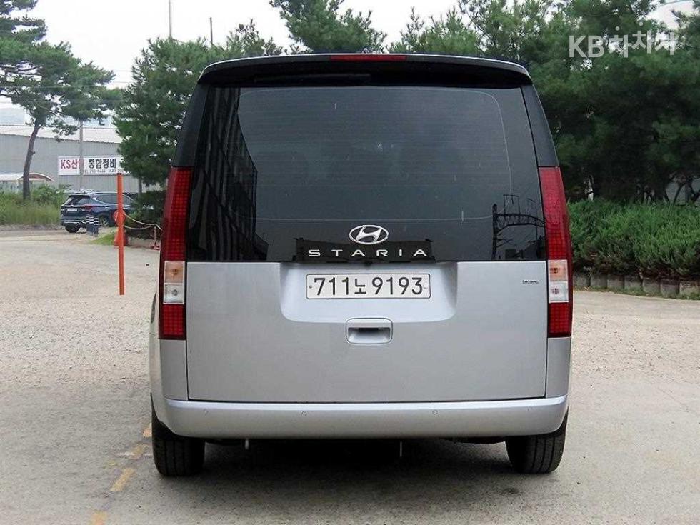 Hyundai Staria — miniaturë 4