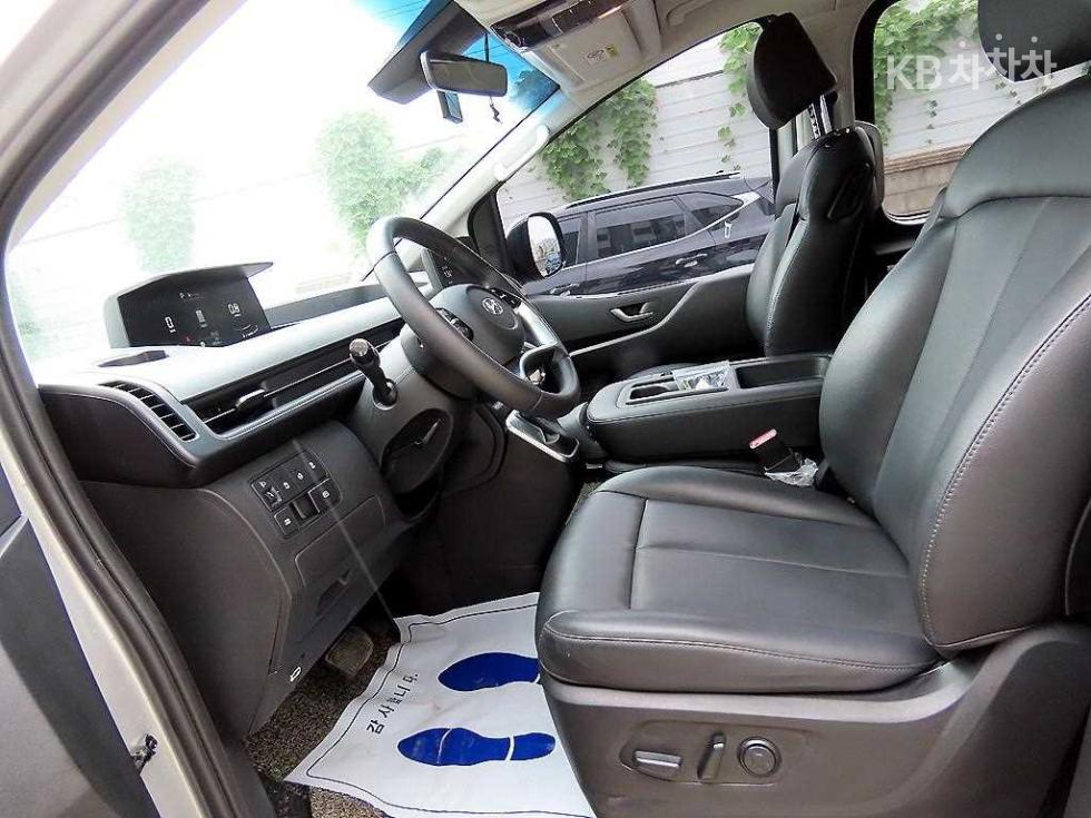 Hyundai Staria — miniaturë 5