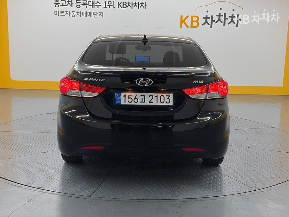 Hyundai Avante — miniaturë 3