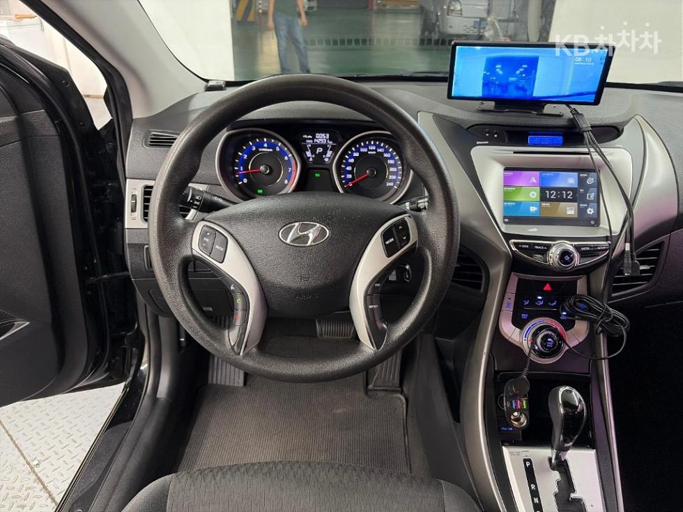 Hyundai Avante — miniaturë 9