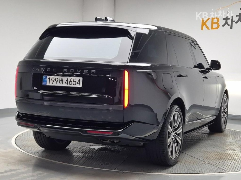 Land Rover Range Rover — miniaturë 3