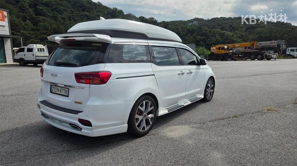 Kia Carnival — miniaturë 3