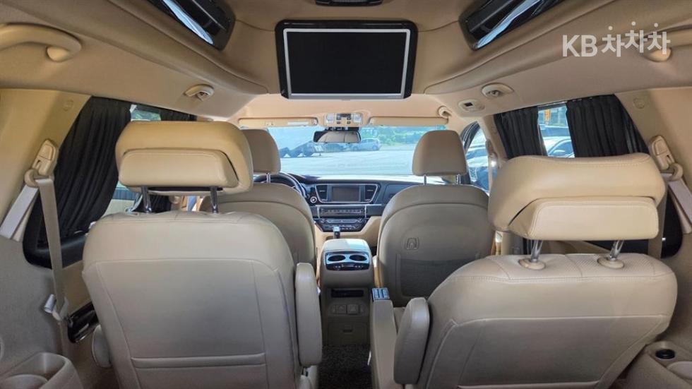 Kia Carnival — miniaturë 13
