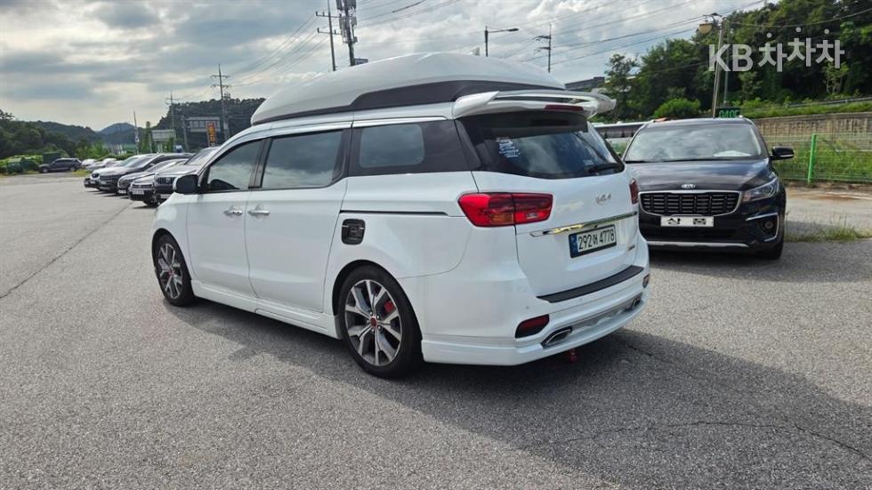 Kia Carnival — miniaturë 16