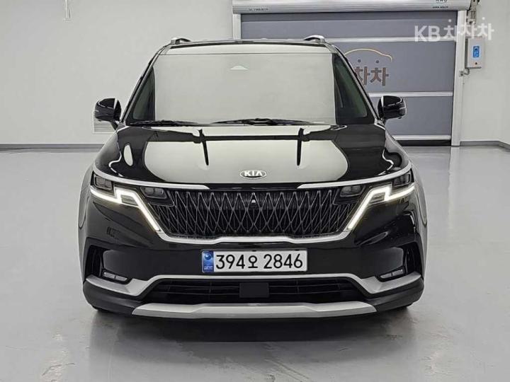 Kia Carnival Diesel 9-Seater Prestige — foto 1