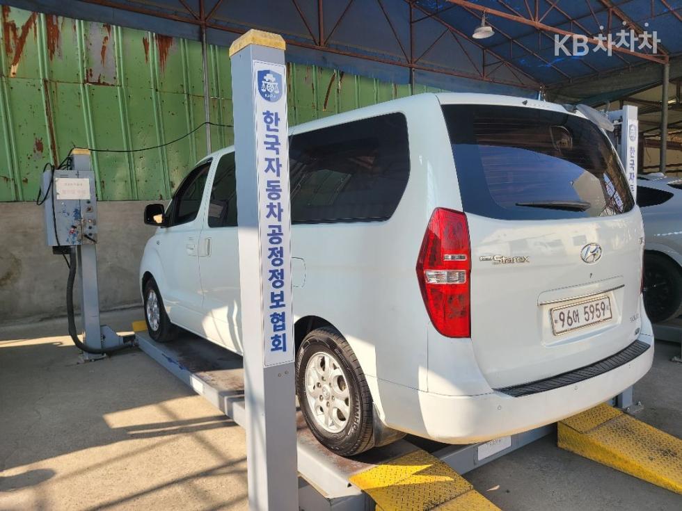 Hyundai Starex — miniaturë 4