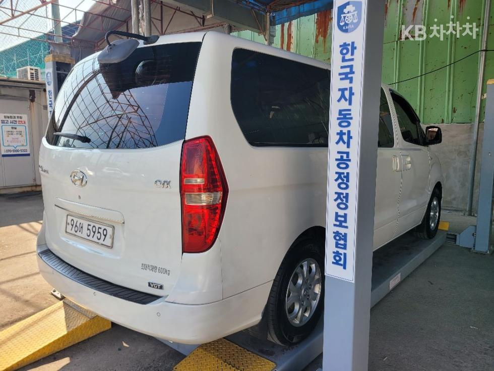 Hyundai Starex — miniaturë 9