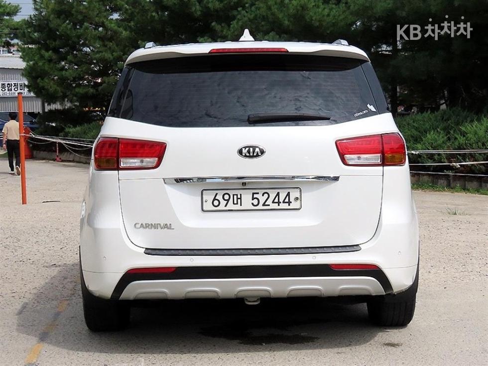 Kia Carnival — miniaturë 4