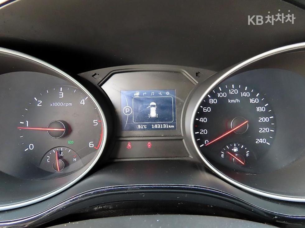 Kia Carnival — miniaturë 10
