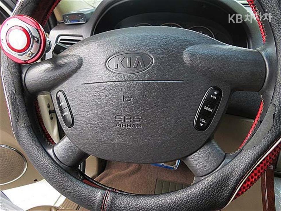 Kia Carnival — miniaturë 9