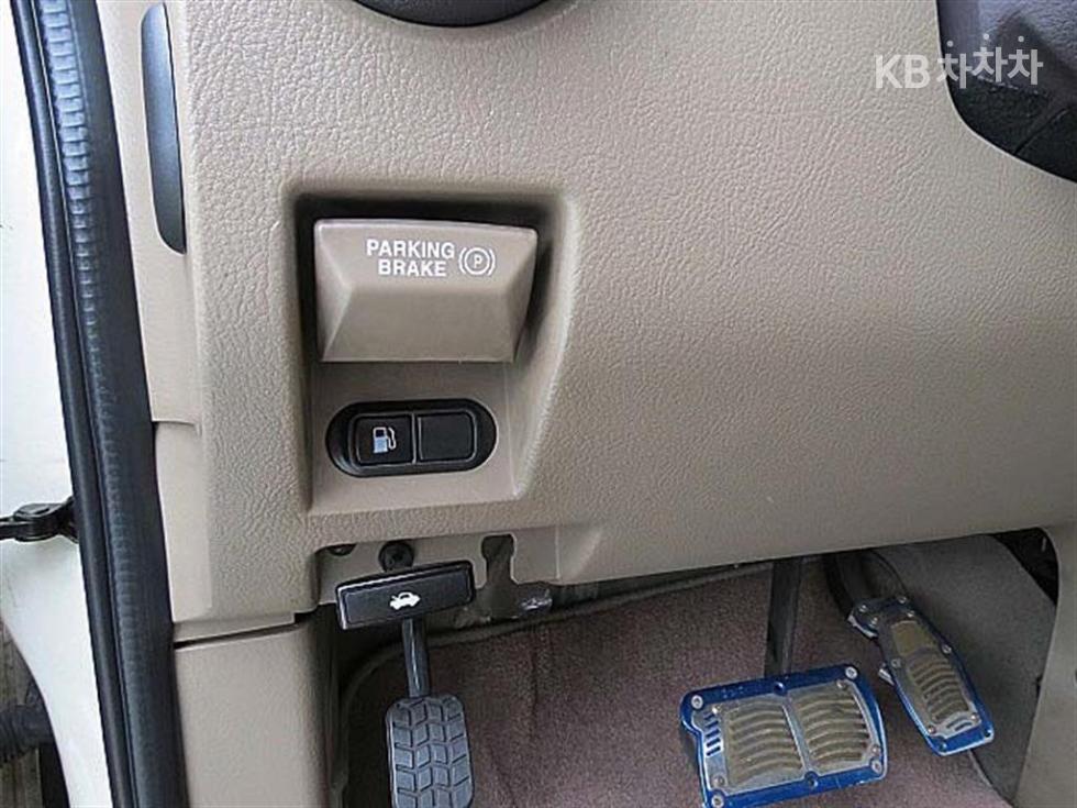 Kia Carnival — miniaturë 15